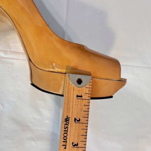 Stuart Weitzman Beige Patent Leather Platform Peep Toe Pumps 4.5" Heel Size 8.5M - Picture 10 of 13